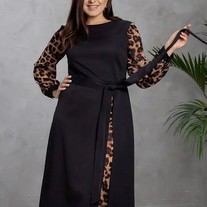 Robe élégante à manches longues pour femme avec détails imprimés