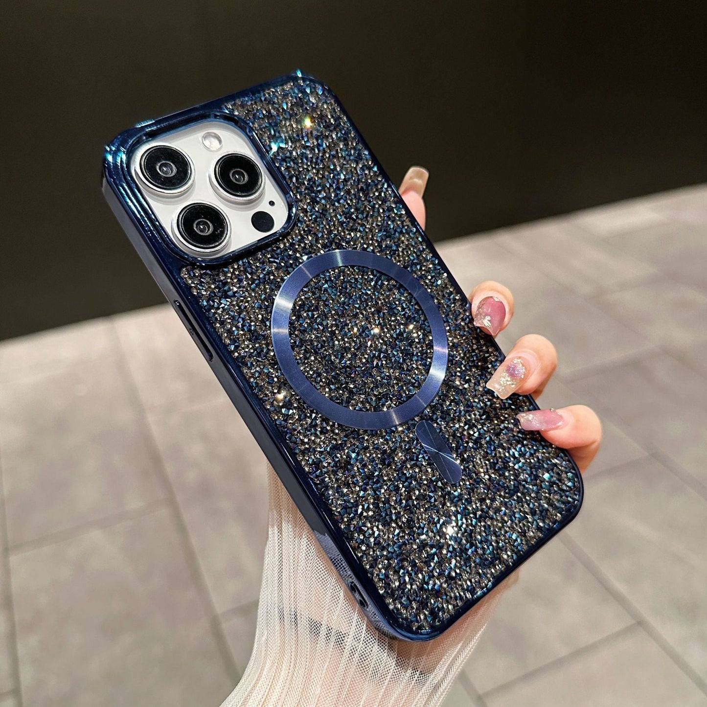 Étui à paillettes luxueux pour iPhone avec fonction de chargement magnétique